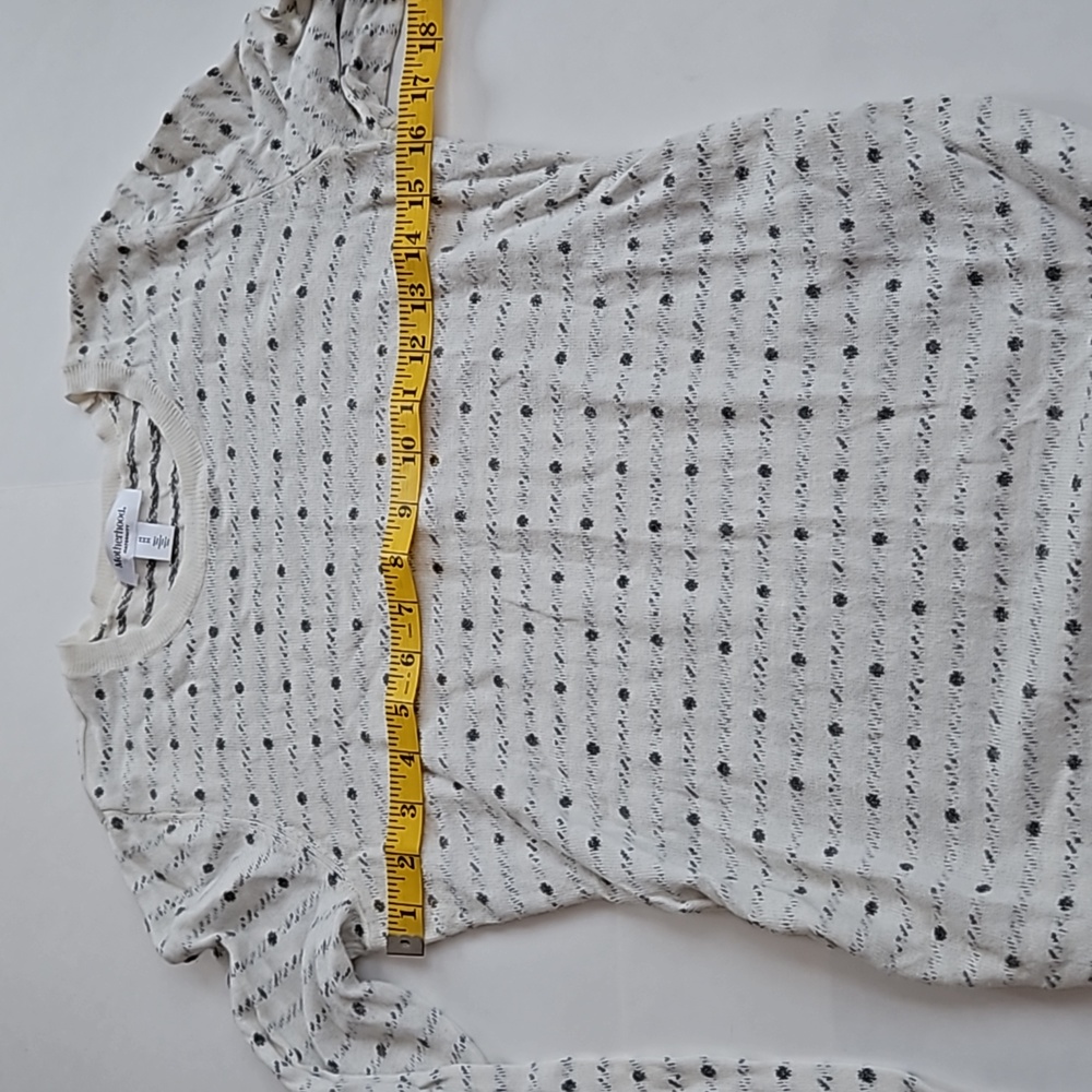Motherhood, lightweight, long sleeve, ruched sweater. Size M - Picture 7 of 7